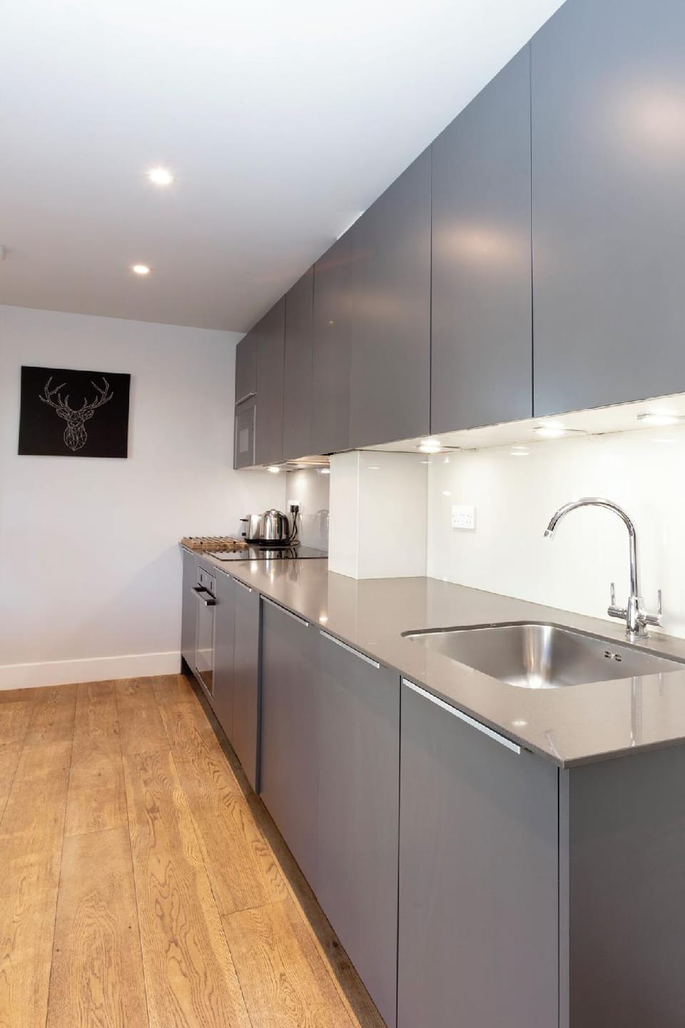 Hampden Apartments - The Anne Hotel in Windsor