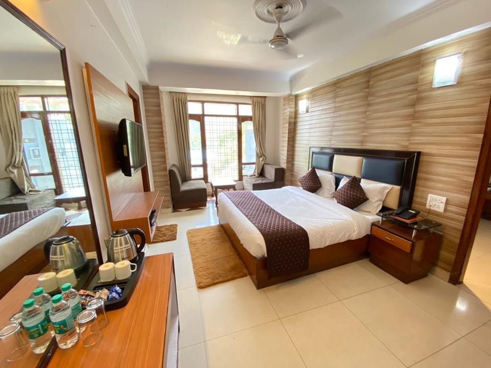 Hotel Paradise Continental @ Mall Road with Free Parking Hotel in Uttarakhand