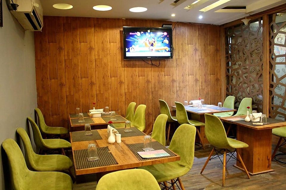 OYO Hotel Platinum Inn Hotel in Uttar Pradesh