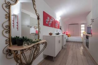 Red Studio near Porta Nuova Hotel in Turin