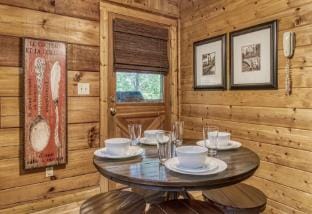 Er7 - My Old Friend - Great Location! Close To All The Action! 1 Bedroom Cabin by RedAwning Hotel in Pigeon Forge