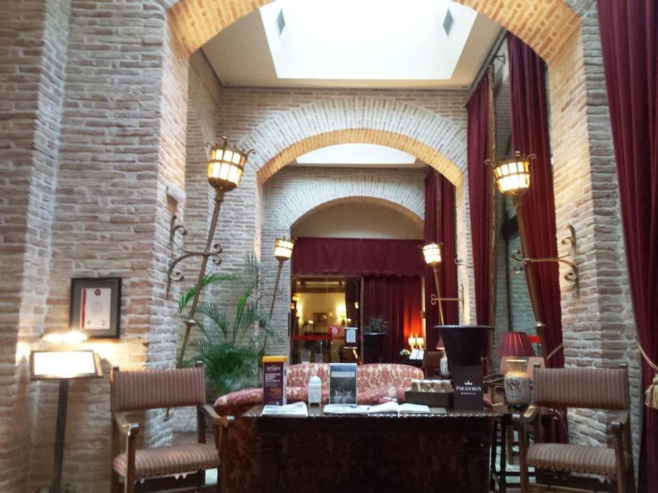 Parador de Olite Hotel in Olite