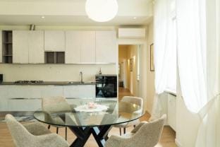 Large Filippini residence a few meters from the Arena Hotel in Verona