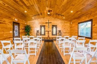 Moose Hollow Lodge Hotel in Sevier County