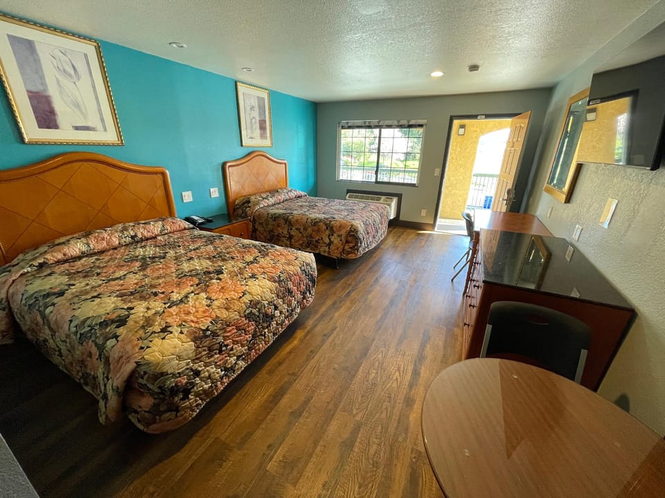 Travelers Inn Hotel in Castro Valley