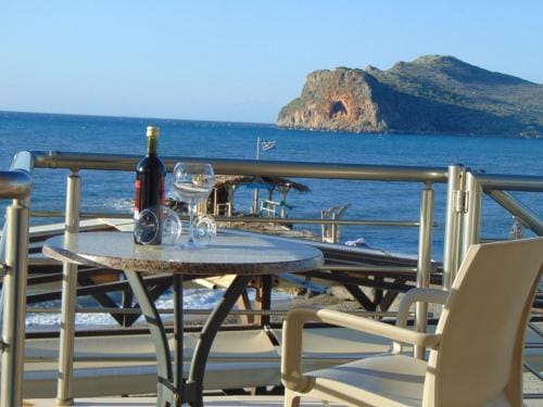 Comfy Beachfront Litinas Casa with SeaView Hotel in Agia Marina