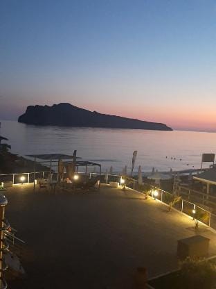 Comfy Beachfront Litinas Casa with SeaView Hotel in Agia Marina