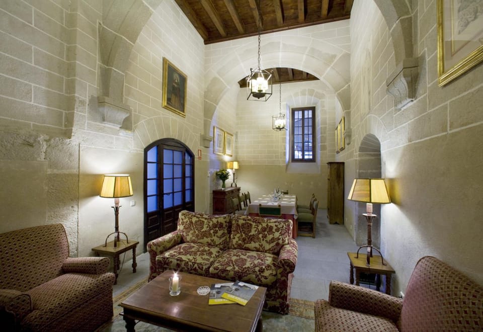 Shared lounge/TV area