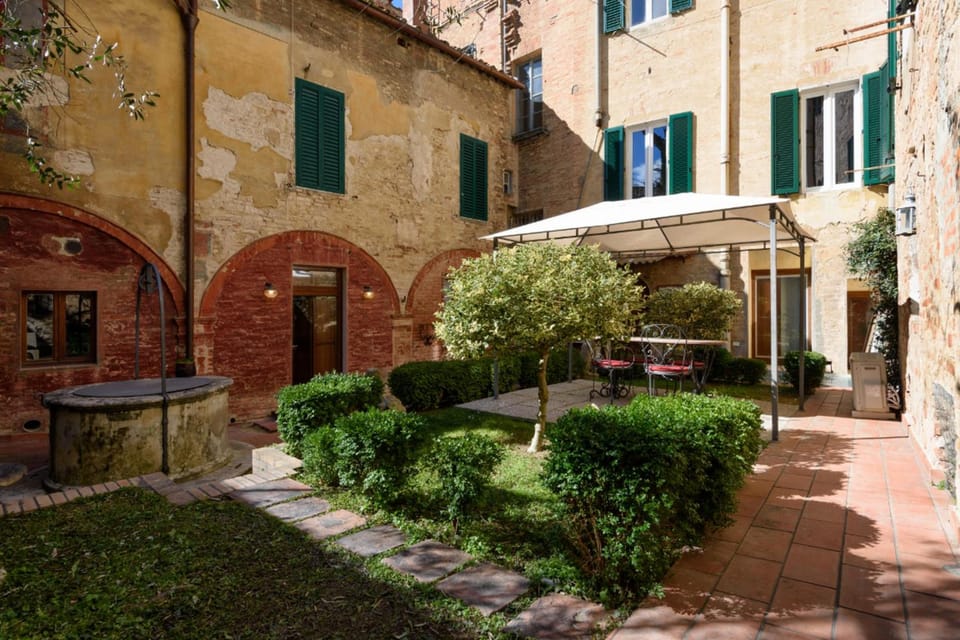 Regis Condo Apartment hotel in Siena