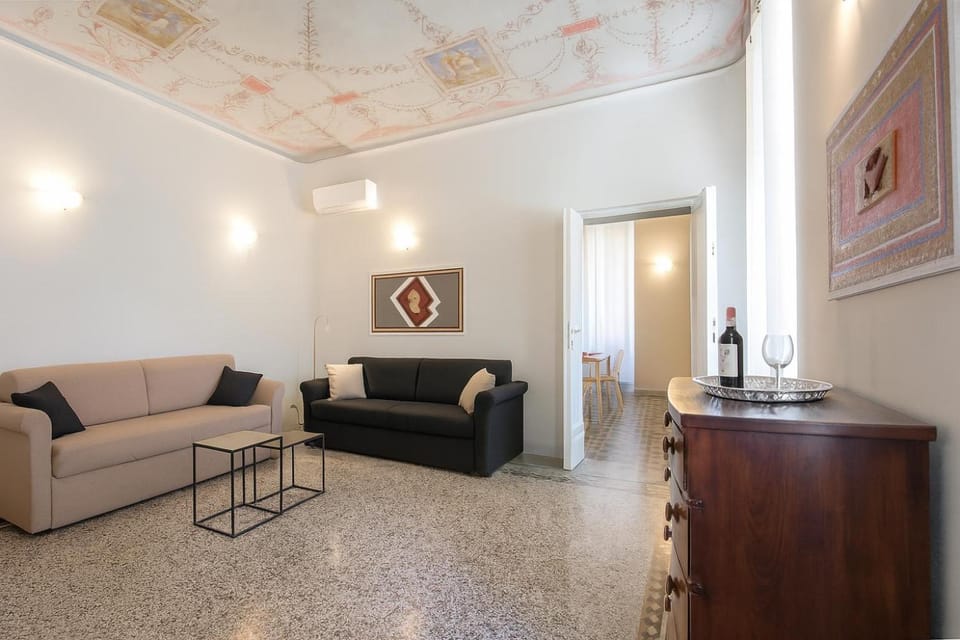 Regis Condo Apartment hotel in Siena