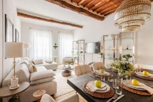 Casa Meg in Lucca with 3 bedrooms and 2 bathrooms Hotel in Capannori