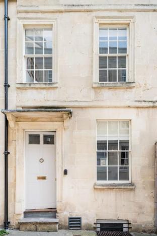 Central Georgian Townhouse with Free Parking Hotel in Bath