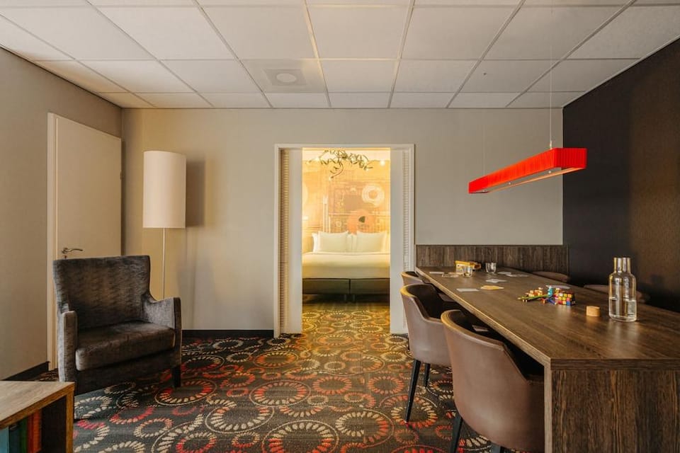 HAMPSHIRE HOTEL  CROWN EINDHOVEN ( LEONARDO HOTEL EINDHOVEN CITY CENTER ) Hotel in Eindhoven