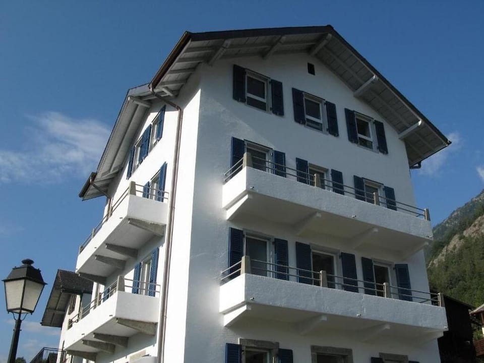 LES ROCHERS   (NO FRONT DESK FOR CHECK IN PLEASE CONTACT THE PROPERTY AT LEAST 5 DAYS IN ADVANCE) Hotel in Haute-Savoie