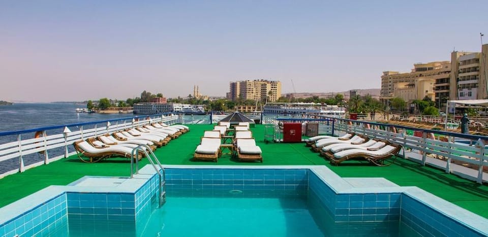 MS NEPHTIS NILE CRUISE Hotel in Luxor