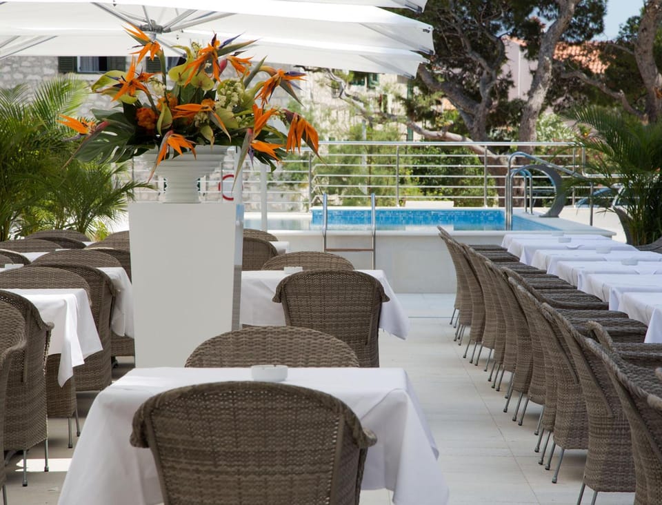 Aparthotel Miramare Hotel in Makarska