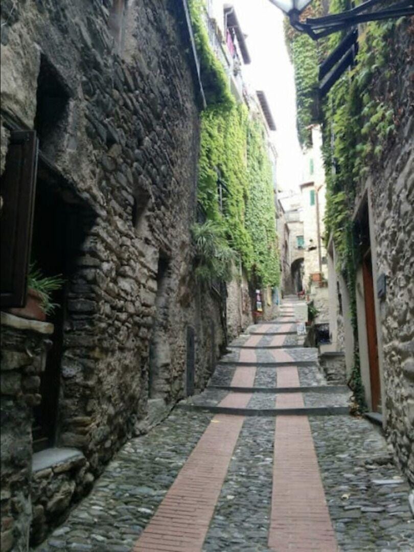 CHARMING CASTLES B AND B IN DOLCEACQUA Hotel in Liguria