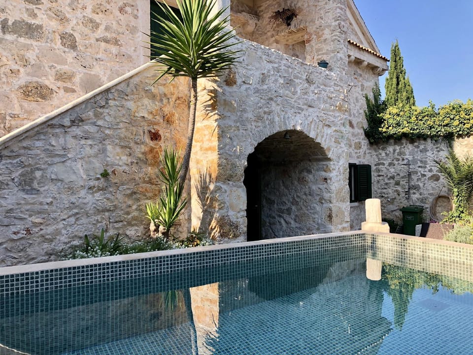 HOLIDAY VILLA BLUE TREE  (NO FRONT DESK PLEASE CONTACT THE PROPERTY 5 DAYS BEFORE ARRIVAL) Hotel in Šibenik-Knin County, Croatia