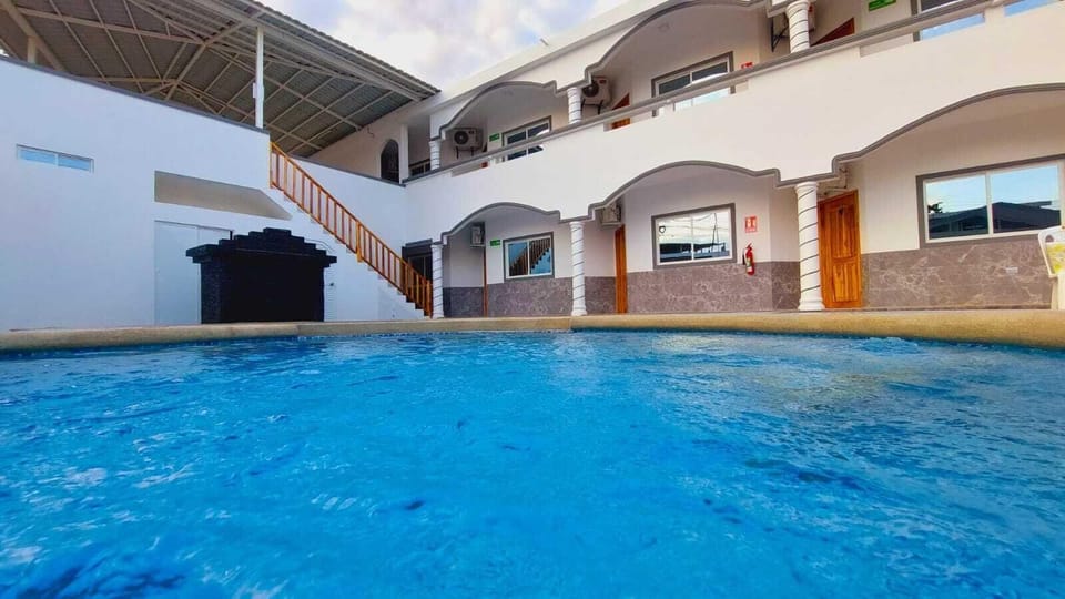 HOSTAL AMELIA DE LA ROSA Hotel in Manta