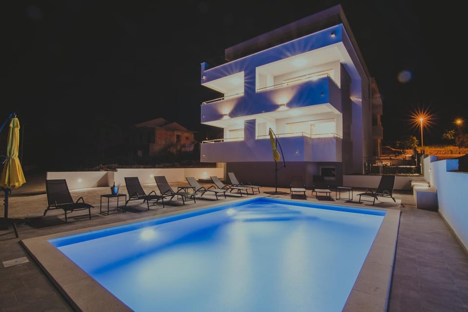 Apartments Pool Villa Aldura Hotel in Novalja