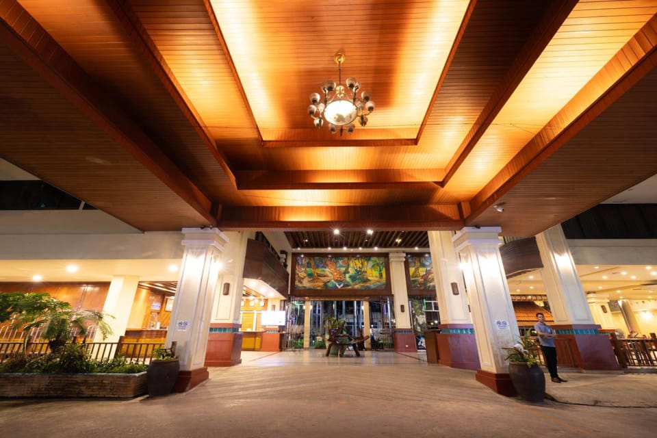 Baumanburi Patong Phuket 柏丽酒店 Hotel in Patong