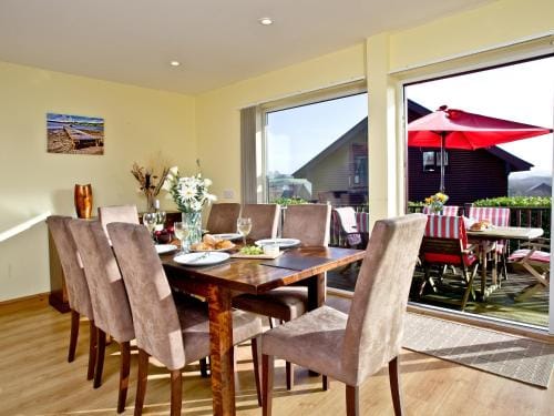Beech Lodge - Retallack Resort Lodge in Saint Columb Major