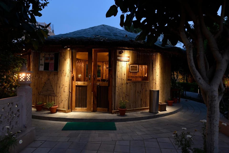 Hotel Sunbird Hotel in Uttar Pradesh