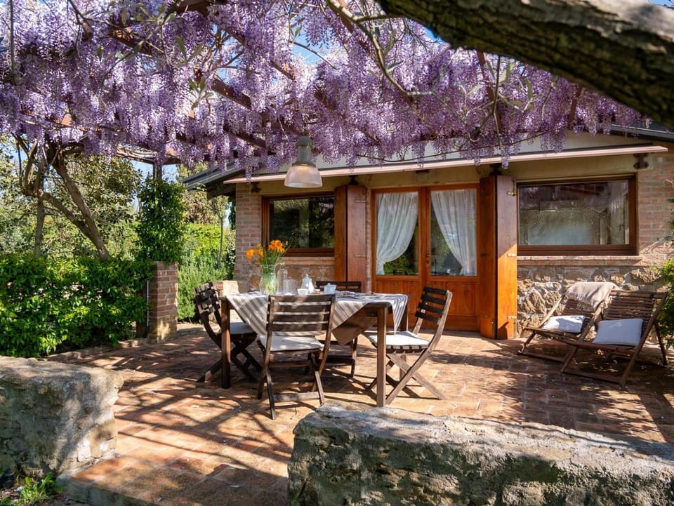 Podere le Mezzelune Hotel in Tuscany