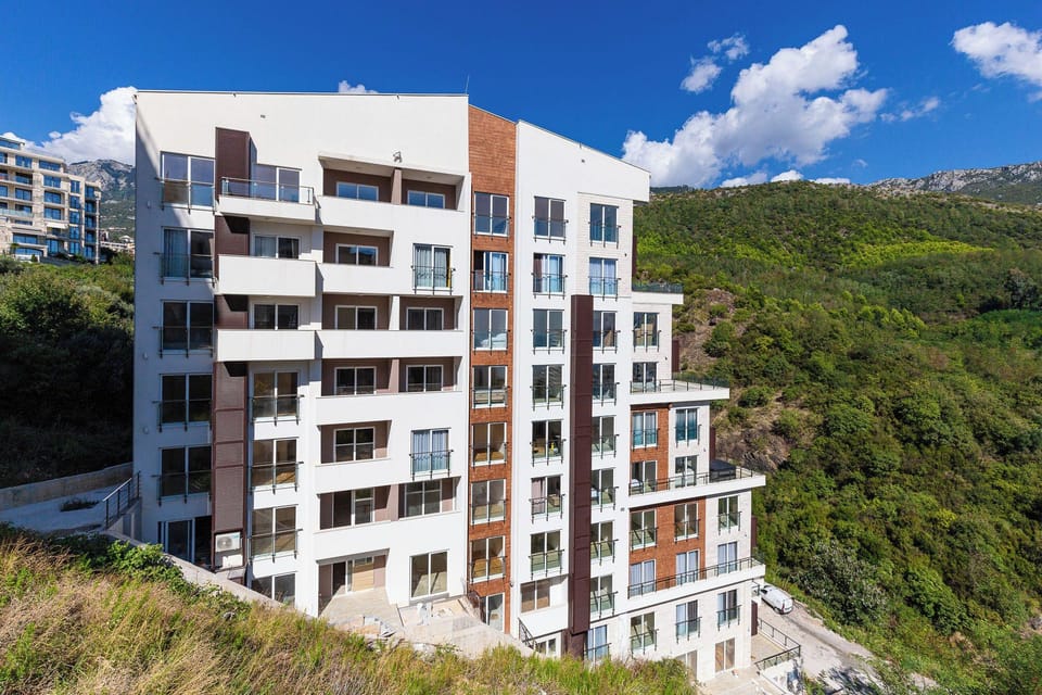 Sunny Side Wellness Resort & Spa Apartment hotel in Budva Municipality