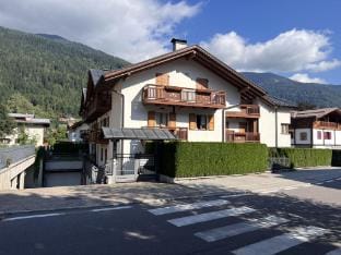 Quadrilocale piano terra, Pinzolo Hotel in Pinzolo