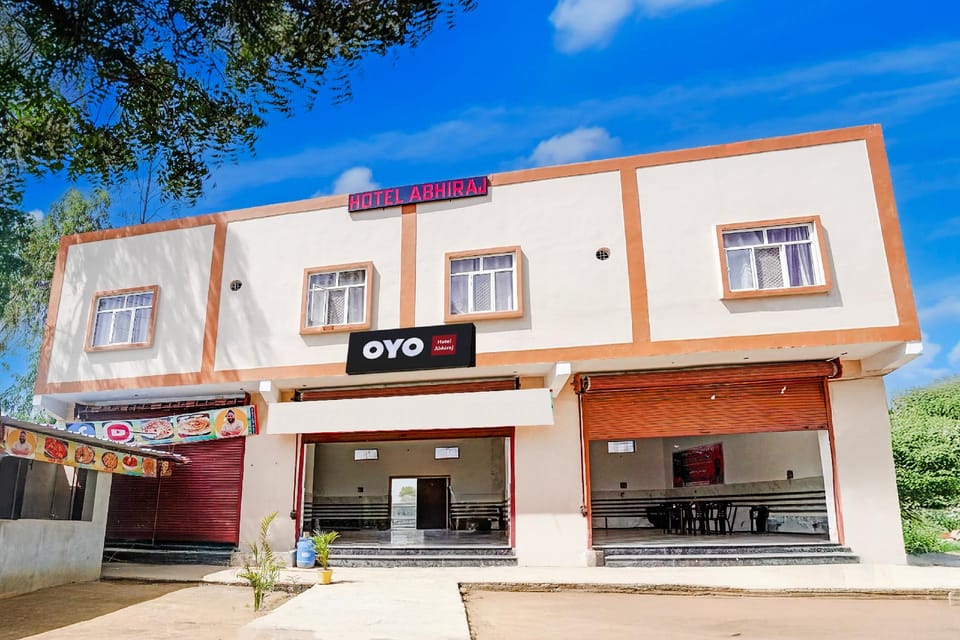 Hotel O Abhiraj Hotel in Uttar Pradesh