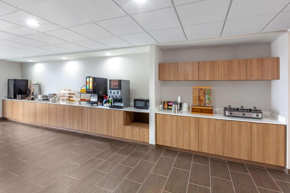 Microtel Inn & Suites by Wyndham College Station Hotel in College Station