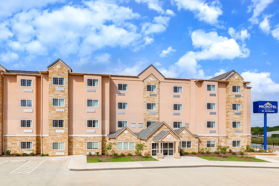 Microtel Inn & Suites by Wyndham College Station Hotel in College Station