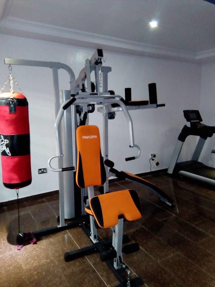 Reeve Court Apartment Hotel in Lagos