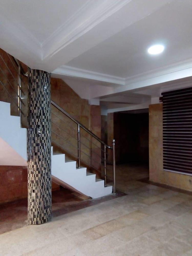 Reeve Court Apartment Hotel in Lagos