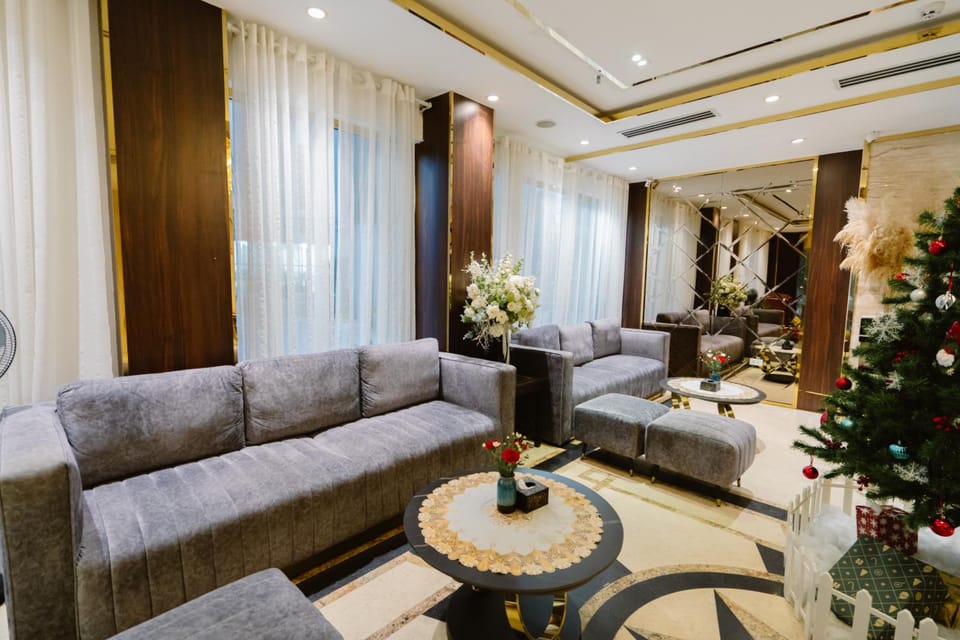 Shared lounge/TV area
