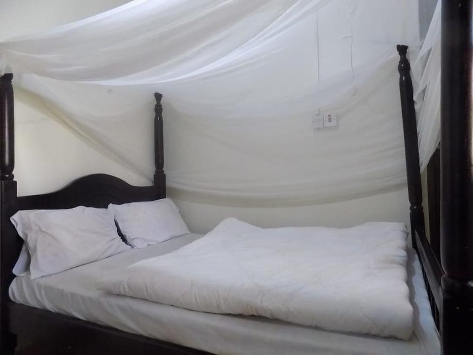 Livani Beach Motel Hotel in Uganda