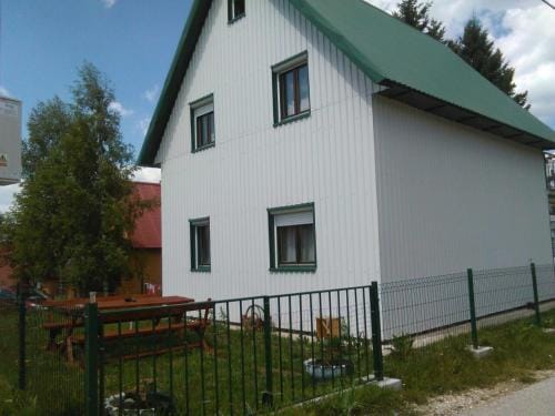 Apartments Zekovic Hotel in Montenegro