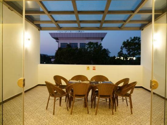 Kunming Wanghu Apartment Hotel in China