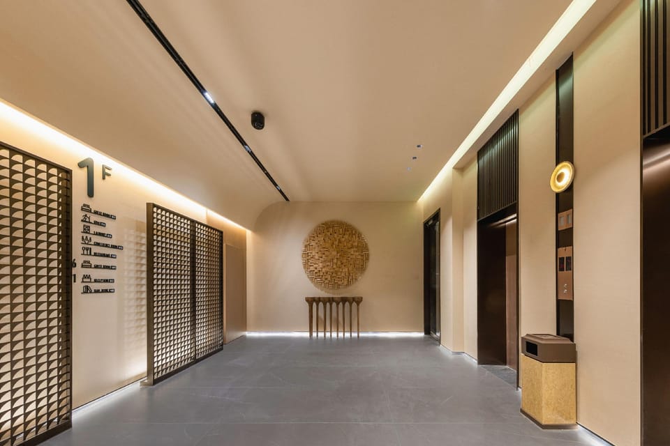 Atour Hotel Dongyang Jiangnan Renmin Road Metro Station Hotel in Hangzhou