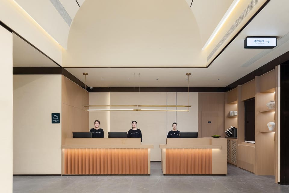 Atour Hotel Dongyang Jiangnan Renmin Road Metro Station Hotel in Hangzhou