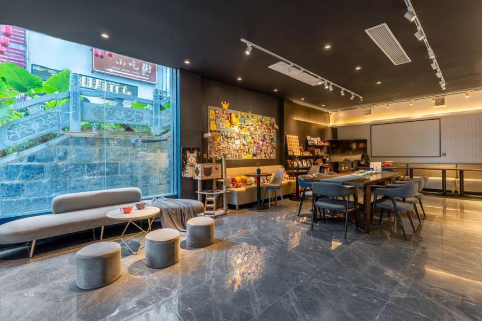 Yangshuo Emoji Youth Hostel Hotel in China
