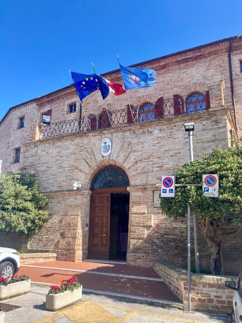 MONOLOCALI DA VINCI Apartment hotel in Marche