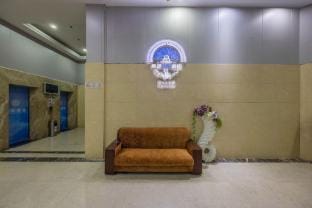 Jingzhan E-sports Hotel (Fenghua Jinzhong Plaza Store) Hotel in Zhejiang