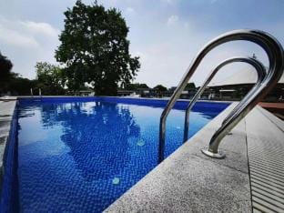 Tongxiang Daoxiang Renjia Resort Hotel in Zhejiang