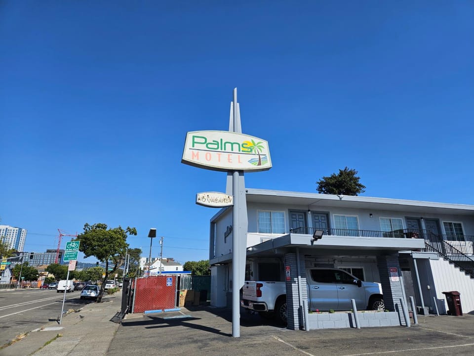 Palms motel Motel in Oakland
