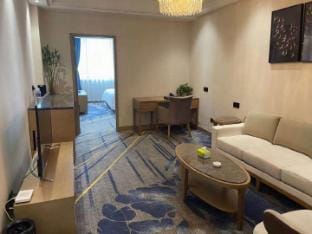 Longhua Hotel (Nanjing Tech University Metro Station Jiangbei Hongyue City Store) Hotel in Nanjing