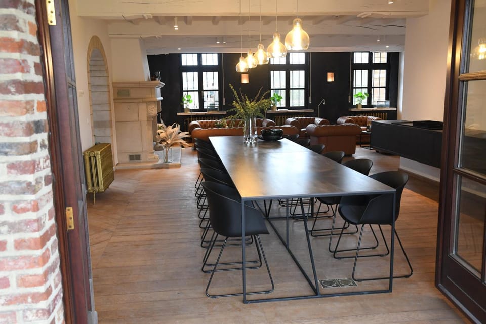 Ask Lily Hotel in Flanders