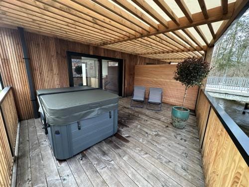 Les Tchanquees Lodge in Wallonia, Belgium