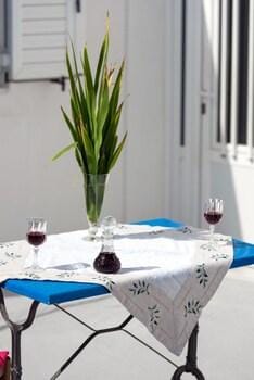Suite Mantilaria Hotel in Thera